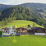 Bergbauernhof Familienparadies Oberhasenberghof Alpstuga *