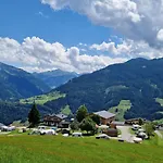 Bergbauernhof Familienparadies Oberhasenberghof * Taxenbach