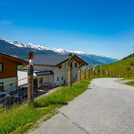 Bergbauernhof Familienparadies Oberhasenberghof Chalé *